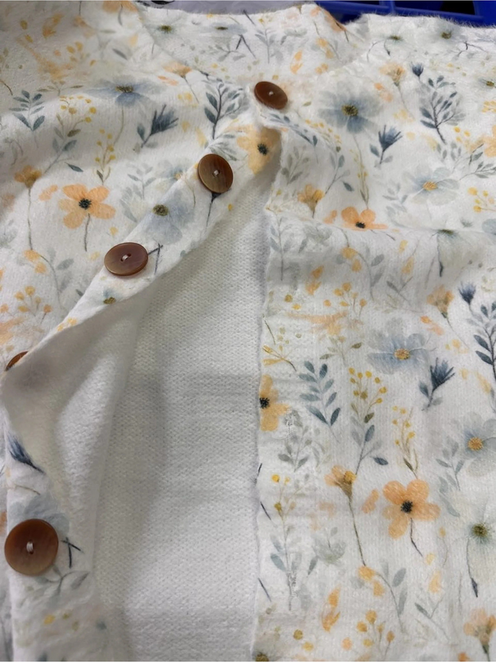 Charlotte™ – Lovely Meadows Floral Buttoned Cardigan