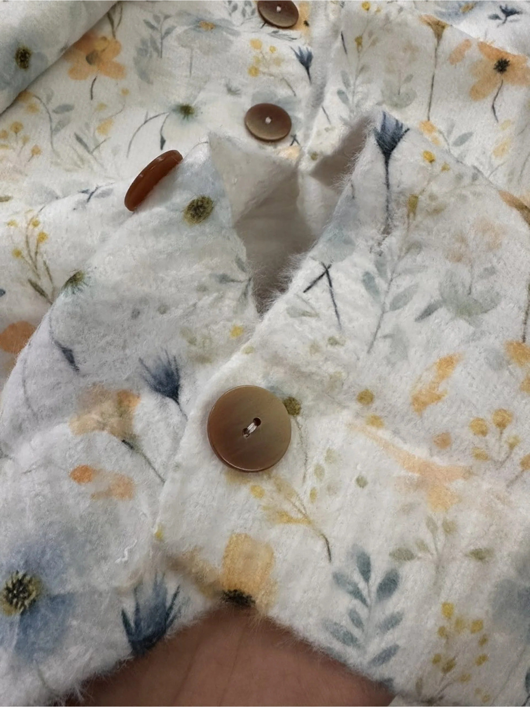 Charlotte™ – Lovely Meadows Floral Buttoned Cardigan