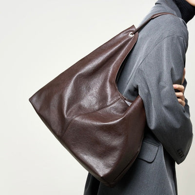 Nóvia | Minimalist Leather Tote Bag