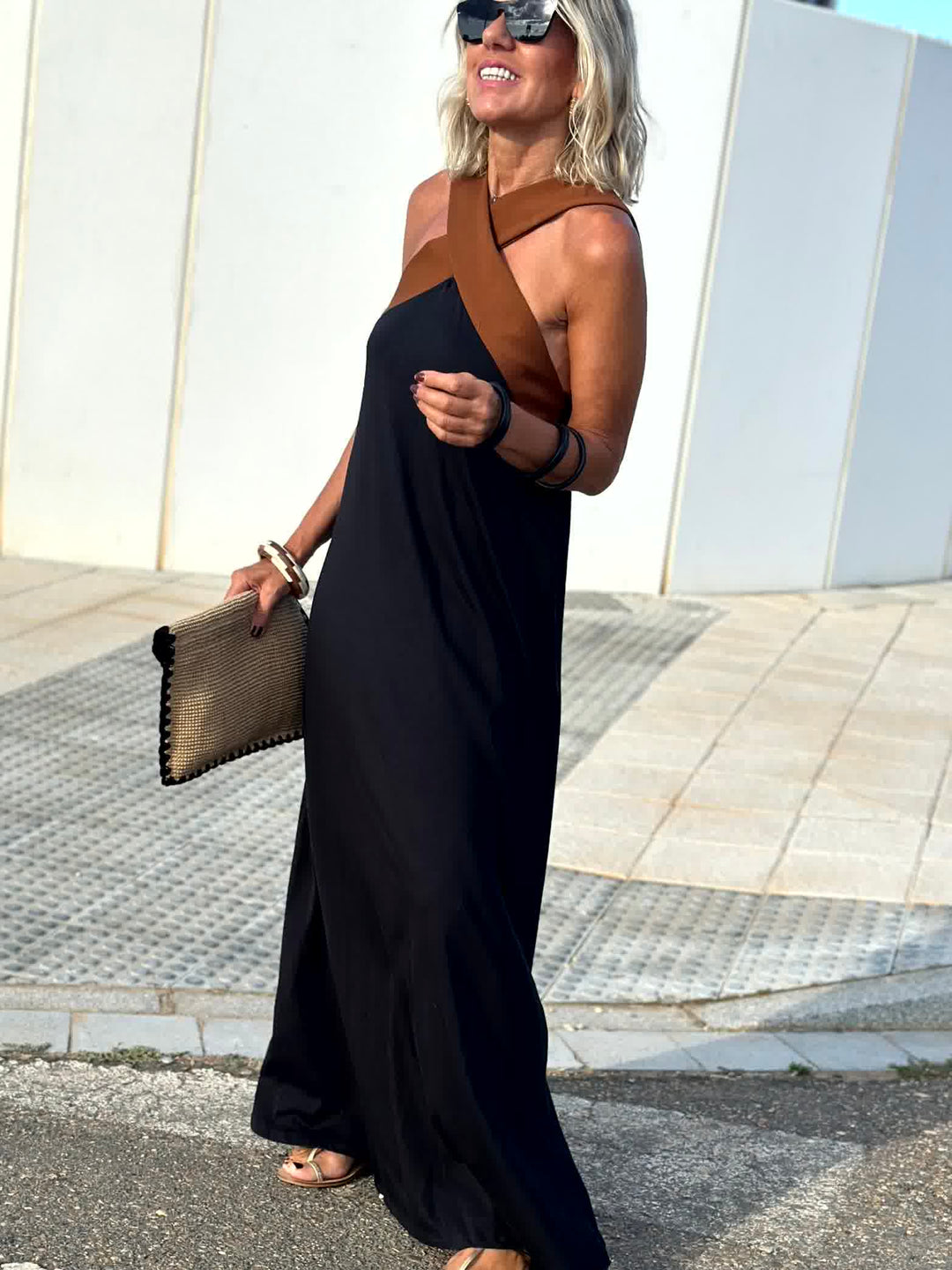 Anouk | Elegant Backless Dress with Stylish Crossed Neckline