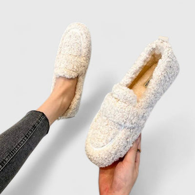Chloe™ | Warm Slipper with Elegant Design