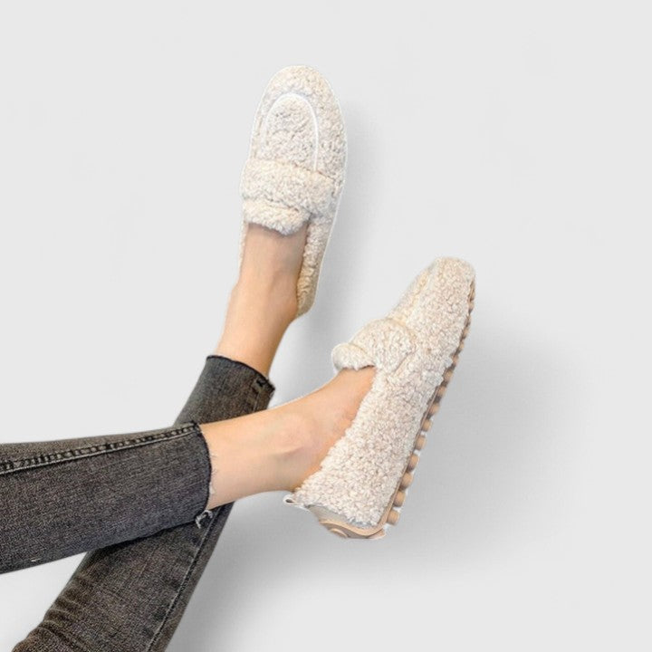 Chloe™ | Warm Slipper with Elegant Design