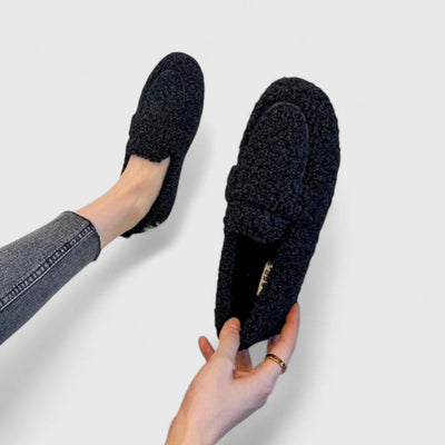 Chloe™ | Warm Slipper with Elegant Design
