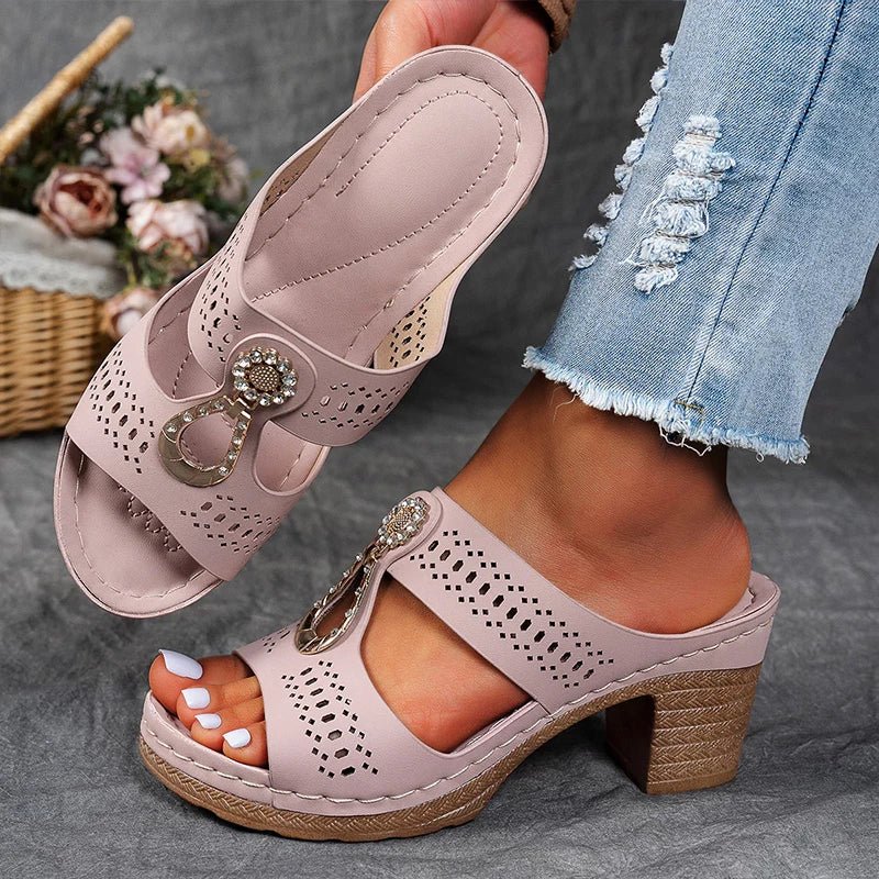 COROLIE CHIC AND COMFORTABLE SUPPORTIVE SANDALS