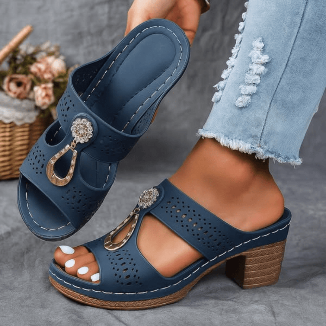COROLIE CHIC AND COMFORTABLE SUPPORTIVE SANDALS