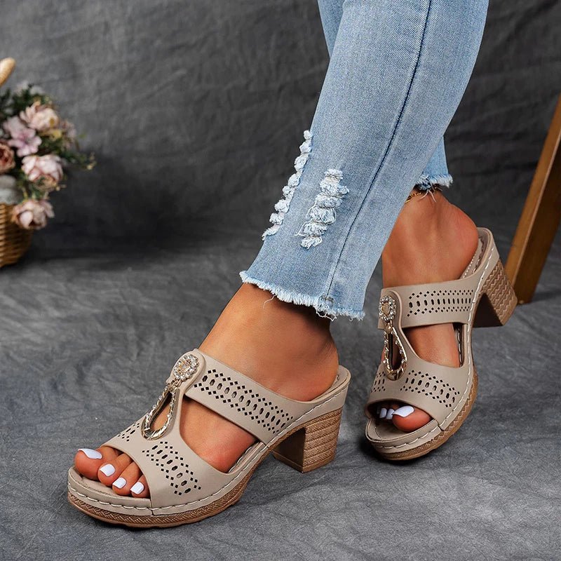 COROLIE CHIC AND COMFORTABLE SUPPORTIVE SANDALS
