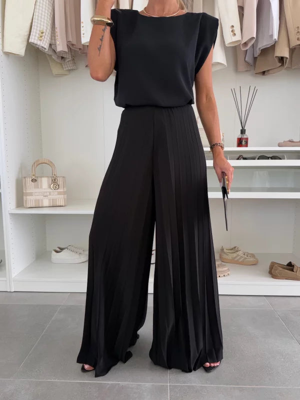 Loretta™ | Elegant Two-Piece Set with a Flowing Cut