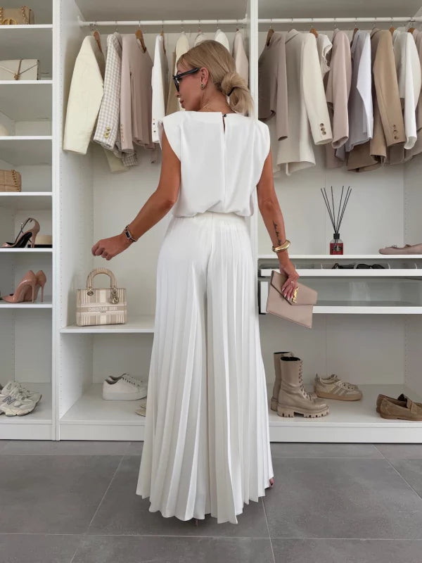 Loretta Elegant Two-Piece Set with a Flowing Cut