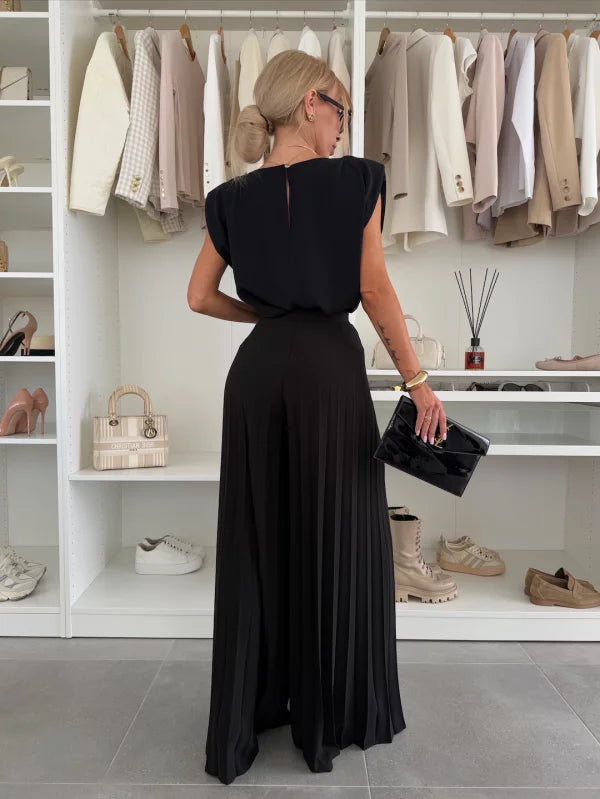 Loretta Elegant Two-Piece Set with a Flowing Cut